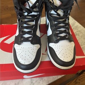 Nike Men's Black and White High-Top Sneakers